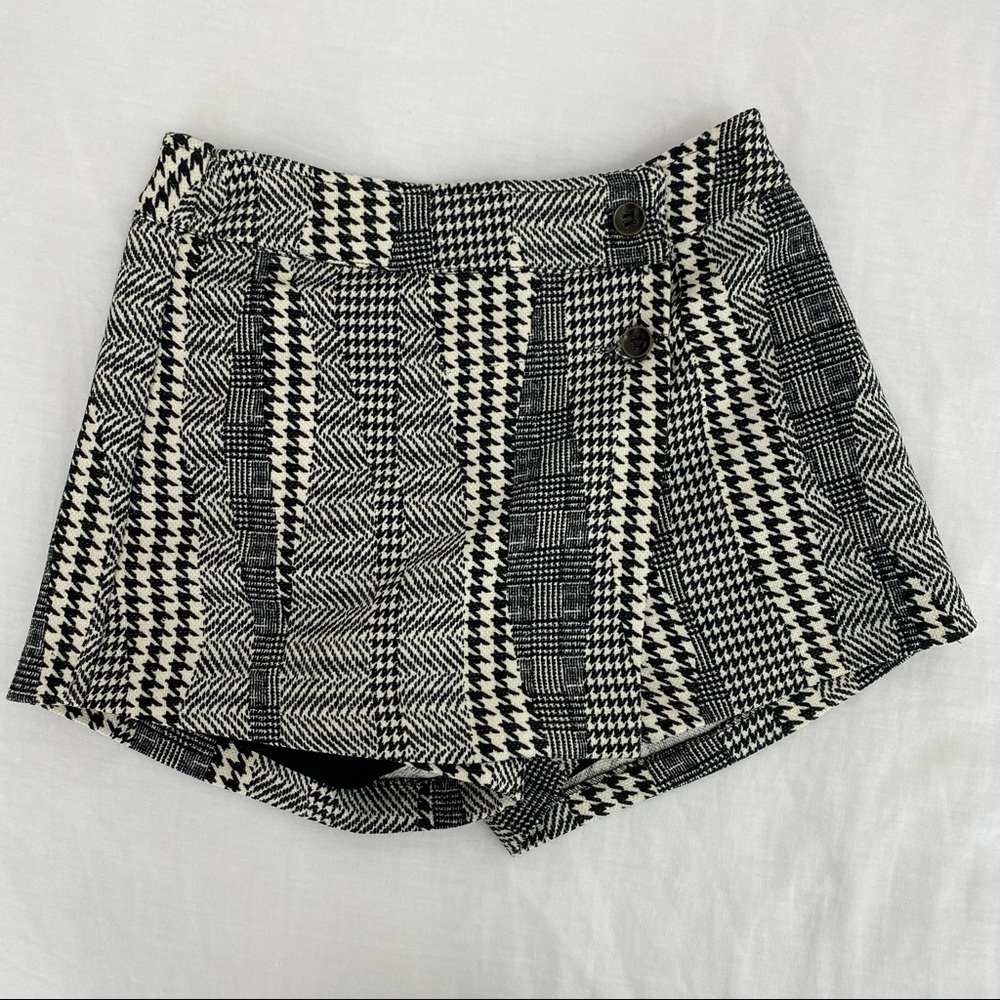 Houndstooth Patchwork Print Skort - image 1